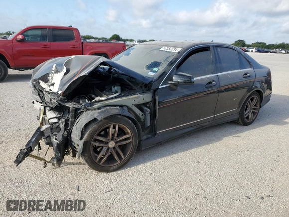 2013 Mercedes-Benz C 250 Sport z VIN WDDGF4HB9DA743160, wystawiony jako Copart lot #83699384 z przebiegiem Nie podano mil oraz Szkoda całkowita • Salvage title. Historia ofert i sprzedaży dostępna na DreamBid. Obrazek 1.