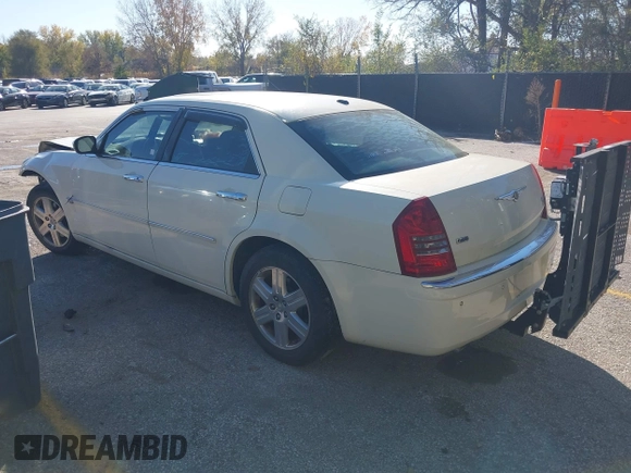 2006 Chrysler 300 C with VIN 2C3LK63HX6H345072, listed as a IAAI auction lot 40737720 with 163,544 mi miles. Bid and sale history available at carsss.com. Image 3.