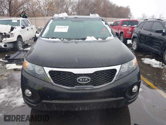 2012 Kia Sorento EX with VIN 5XYKUDA2XCG301636, listed as a IAAI auction lot 41619793 with 220,692 mi miles. Bid and sale history available at carsss.com. Image 12.