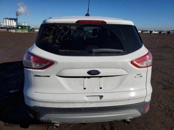 2015 Ford Escape SE with VIN 1FMCU9GX2FUB28617, listed as a Copart auction lot 46711975 with 131,963 mi miles and Salvage Title. Bid and sale history available at DreamBid. Image 6.