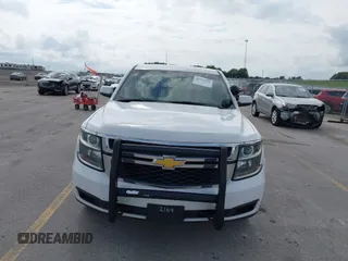 2018 Chevrolet Tahoe Commercial z VIN 1GNSKDEC8JR242164, wystawiony jako IAAI lot #42779273 z przebiegiem 134 654 mil mil oraz . Historia ofert i sprzedaży dostępna na DreamBid. Obrazek 12.
