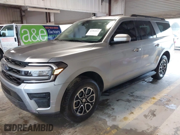2024 Ford Expedition Max XLT with VIN 1FMJK1J88REA58426, listed as a IAAI auction lot 42381012 with 4,989 mi miles and . Bid and sale history available at DreamBid. Image 17.