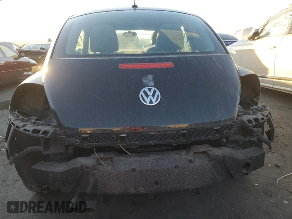 2013 Volkswagen Beetle with VIN 3VWHX7AT0DM681633, listed as a Copart auction lot 43077395 with 37,369 mi miles and Salvage title. Bid and sale history available at DreamBid. Image 6.