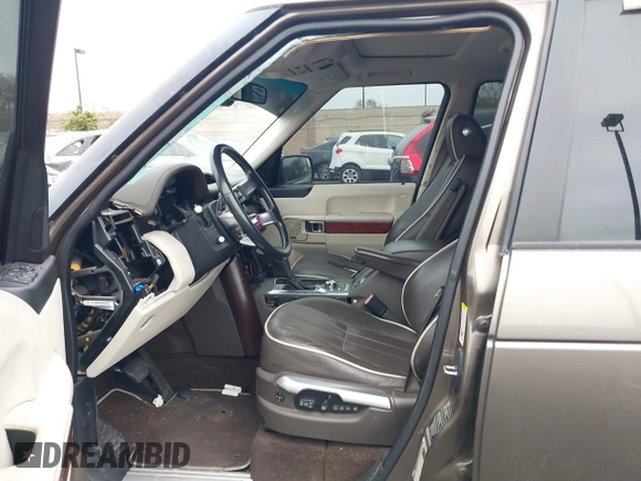 2011 Land Rover Range Rover HSE Lux with VIN SALMF1D40BA333873, listed as a IAAI auction lot 40939320 with Not provided miles and . Bid and sale history available at DreamBid. Image 5.