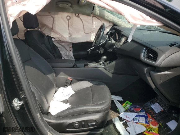 2019 Buick Regal Sportback Essence with VIN W04GR6SX6K1027518, listed as a Copart auction lot 61792824 with 17,286 mi miles and Salvage Title. Bid and sale history available at carsss.com. Image 7.