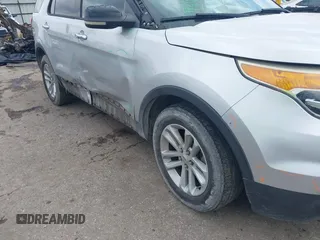 2013 Ford Explorer XLT z VIN 1FM5K7D84DGA93803, wystawiony jako IAAI lot #42131061 z przebiegiem 142 692 mil mil oraz . Historia ofert i sprzedaży dostępna na DreamBid. Obrazek 6.
