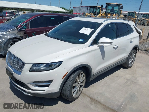 2019 Lincoln MKC Reserve с VIN 5LMCJ3C93KUL35294, выставлен на аукционе IAAI как лот 41978877 с пробегом 41 855 миль миль и . История ставок и продаж доступна на DreamBid. Изображение 18.