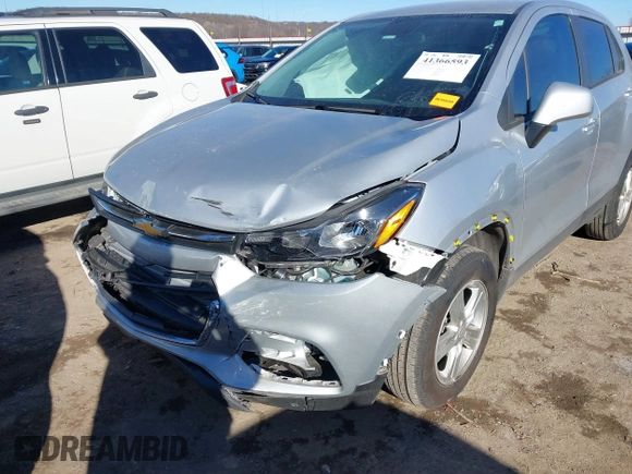 2022 Chevrolet Trax LS with VIN KL7CJNSMXNB545719, listed as a IAAI auction lot 41366593 with 9,225 mi miles. Bid and sale history available at carsss.com. Image 6.