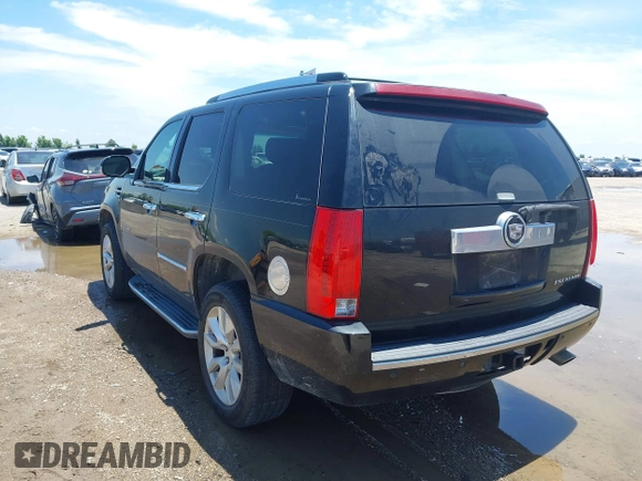 2007 Cadillac Escalade with VIN 1GYFK63897R254394, listed as a IAAI auction lot 42438713 with 199,794 mi miles and . Bid and sale history available at DreamBid. Image 3.