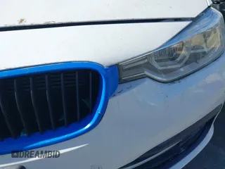 2017 BMW 3 Series 330e iPerformance with VIN WBA8E1C51HK895223, listed as a IAAI auction lot 41492625 with 116,486 mi miles. Bid and sale history available at carsss.com. Image 17.