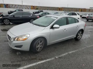 2012 Volvo S60 T5 with VIN YV1622FS0C2041305, listed as a Copart auction lot 45175185 with 90,936 mi miles and Salvage Title. Bid and sale history available at carsss.com. Image 1.