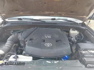 2006 Toyota 4Runner SR5 z VIN JTEZU14R368048088, wystawiony jako IAAI lot #42525731 z przebiegiem 251 367 mil mil oraz . Historia ofert i sprzedaży dostępna na DreamBid. Obrazek 10.