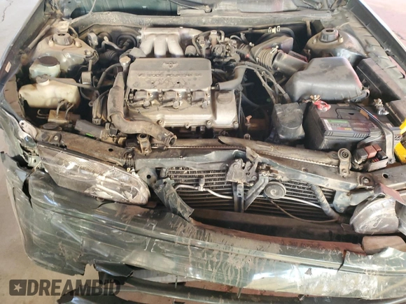 2001 Toyota Camry LE z VIN JT2BF22K510303027, wystawiony jako Copart lot #85090174 z przebiegiem 253 038 mil mil oraz Szkoda całkowita • Salvage title. Historia ofert i sprzedaży dostępna na DreamBid. Obrazek 12.