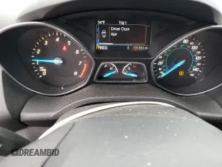 2016 Ford Escape SE z VIN 1FMCU0GX9GUC69200, wystawiony jako Copart lot #57565265 z przebiegiem 131 353 mil mil oraz Czysty tytuł • Clean title. Historia ofert i sprzedaży dostępna na DreamBid. Obrazek 9.