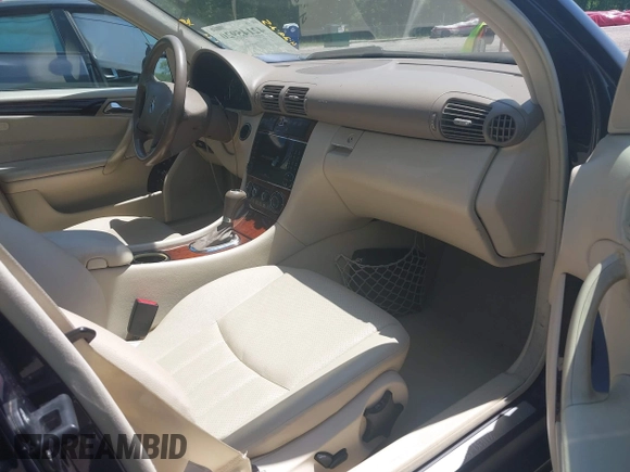 2006 Mercedes-Benz C z VIN WDBRF54J76A869895, wystawiony jako IAAI lot #42145920 z przebiegiem 188 626 mil mil oraz . Historia ofert i sprzedaży dostępna na DreamBid. Obrazek 5.