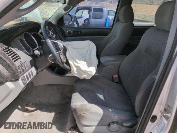 2006 Toyota Tacoma PreRunner z VIN 5TEJU62N56Z167225, wystawiony jako Copart lot #51672135 z przebiegiem 147 163 mil mil oraz Szkoda całkowita • Salvage title. Historia ofert i sprzedaży dostępna na DreamBid. Obrazek 7.