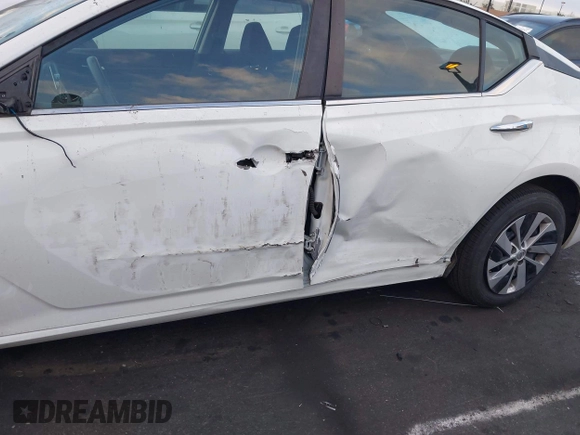 2019 Nissan Altima S with VIN 1N4BL4BV2KC227147, listed as a IAAI auction lot 41902761 with 98,810 mi miles and . Bid and sale history available at carsss.com. Image 12.