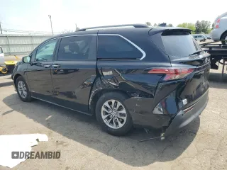 2021 Toyota Sienna XLE z VIN 5TDJRKEC3MS007973, wystawiony jako Copart lot #55492735 z przebiegiem 53 700 mil mil oraz Szkoda całkowita • Salvage title. Historia ofert i sprzedaży dostępna na DreamBid. Obrazek 2.