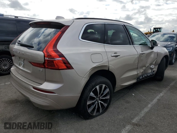 2023 Volvo XC60 Core z VIN YV4L12DV4P1260754, wystawiony jako Copart lot #45197974 z przebiegiem 2 741 mil mil oraz . Historia ofert i sprzedaży dostępna na DreamBid. Obrazek 3.