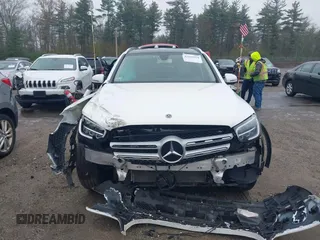 2020 Mercedes-Benz GLC 300 z VIN W1N0G8EB3LF850722, wystawiony jako IAAI lot #42143874 z przebiegiem 71 312 mil mil oraz . Historia ofert i sprzedaży dostępna na DreamBid. Obrazek 13.