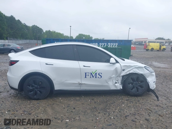 2024 Tesla Model Y with VIN 7SAYGDED9RA331840, listed as a IAAI auction lot 42350926 with 13,818 mi miles and . Bid and sale history available at DreamBid. Image 13.