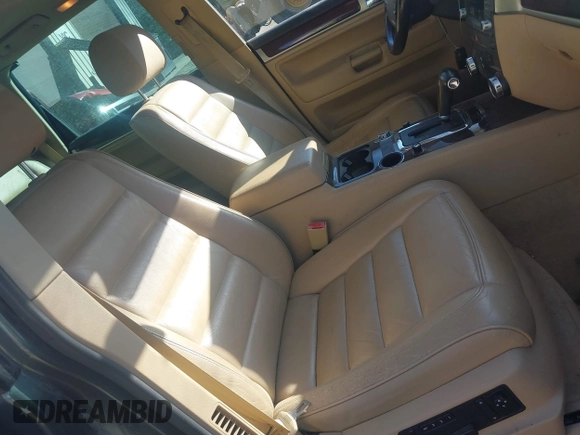 2005 Volkswagen Touareg 4.2L V8 with VIN WVGZM77L25D079655, listed as a IAAI auction lot 42033696 with 187,389 mi miles and . Bid and sale history available at DreamBid. Image 5.