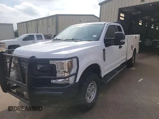 2019 Ford F-250 XL with VIN 1FT7X2B66KEE56940, listed as a IAAI auction lot 42282376 with 176,667 mi miles and . Bid and sale history available at DreamBid. Image 24.