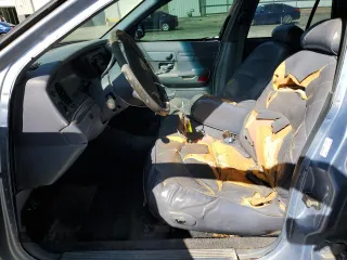 1997 Ford Crown Victoria LX z VIN 2FALP74W1VX218463, wystawiony jako Copart lot #52851045 z przebiegiem 236 098 mil mil oraz Szkoda całkowita • Salvage title. Historia ofert i sprzedaży dostępna na DreamBid. Obrazek 7.