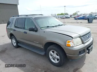 2004 Ford Explorer XLT z VIN 1FMZU73K74ZA77351, wystawiony jako IAAI lot #41975855 z przebiegiem 232 814 mil mil oraz . Historia ofert i sprzedaży dostępna na DreamBid. Obrazek 1.