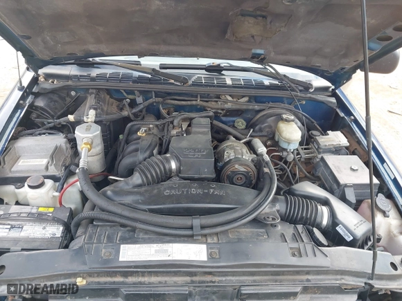 2000 Chevrolet S-10 LS with VIN 1GCCS145XYK251420, listed as a IAAI auction lot 41415213 with 145,683 mi miles. Bid and sale history available at carsss.com. Image 10.