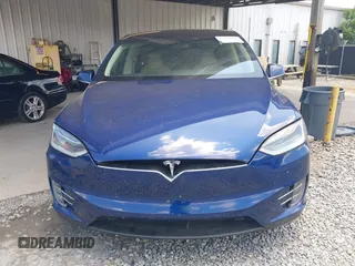 2016 Tesla Model X 70D z VIN 5YJXCAE23GF004285, wystawiony jako IAAI lot #42179024 z przebiegiem 108 472 mil mil oraz . Historia ofert i sprzedaży dostępna na DreamBid. Obrazek 12.