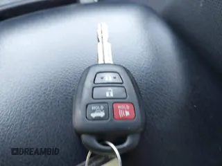 2015 Toyota Camry XLE z VIN 4T4BF1FK5FR505945, wystawiony jako IAAI lot #42114226 z przebiegiem 197 032 mil mil oraz . Historia ofert i sprzedaży dostępna na DreamBid. Obrazek 11.