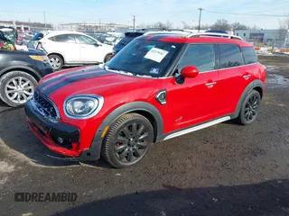 2019 MINI Countryman Cooper S with VIN WMZYT5C57K3E69637, listed as a IAAI auction lot 41379982 with 100,891 mi miles. Bid and sale history available at carsss.com. Image 17.