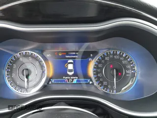 2015 Chrysler 200 C z VIN 1C3CCCEG8FN674005, wystawiony jako IAAI lot #41675854 z przebiegiem 110 066 mil mil oraz . Historia ofert i sprzedaży dostępna na DreamBid. Obrazek 7.