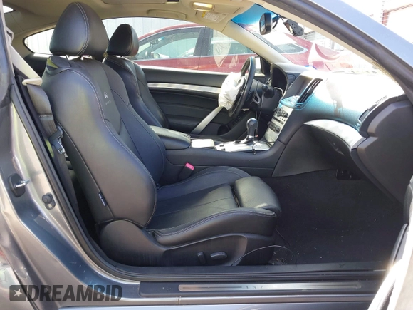 2014 Infiniti Q60 Journey z VIN JN1CV6EK1EM110800, wystawiony jako IAAI lot #41793724 z przebiegiem 134 408 mil mil oraz . Historia ofert i sprzedaży dostępna na DreamBid. Obrazek 5.