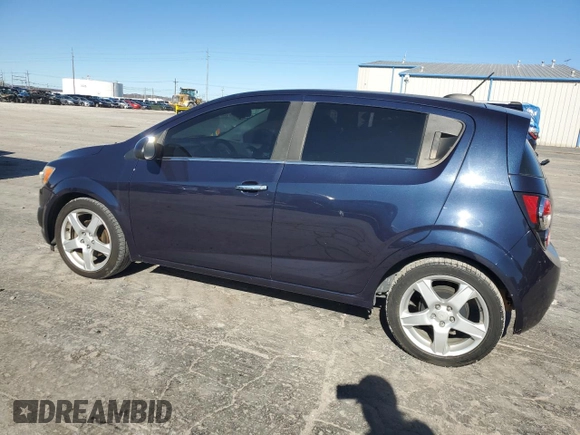 2016 Chevrolet Sonic LTZ z VIN 1G1JE6SB0G4135806, wystawiony jako Copart lot #81431844 z przebiegiem 126 908 mil mil oraz Czysty tytuł • Clean title. Historia ofert i sprzedaży dostępna na DreamBid. Obrazek 2.