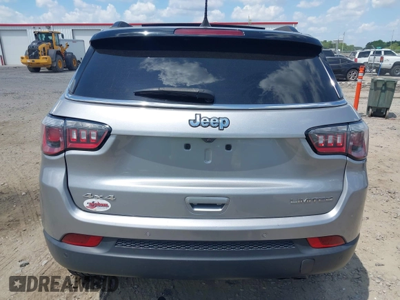 2018 Jeep Compass Limited z VIN 3C4NJDCB3JT369267, wystawiony jako IAAI lot #42181693 z przebiegiem 96 511 mil mil oraz . Historia ofert i sprzedaży dostępna na DreamBid. Obrazek 16.