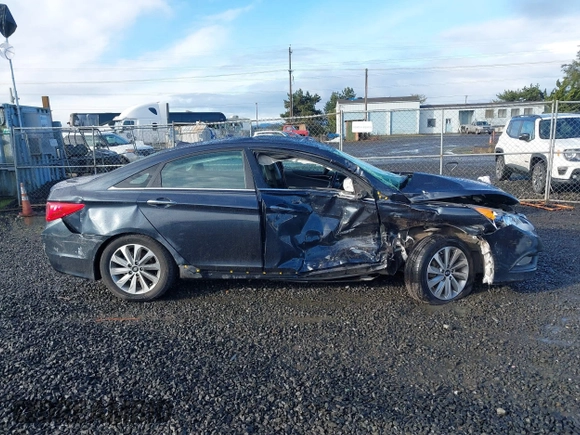 2014 Hyundai Sonata SE with VIN 5NPEC4AC5EH856675, listed as a IAAI auction lot 41785114 with 83,567 mi miles and . Bid and sale history available at DreamBid. Image 14.