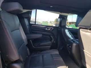 2021 Chevrolet Suburban RST z VIN 1GNSKEKD8MR193782, wystawiony jako Copart lot #82821484 z przebiegiem 74 195 mil mil oraz Szkoda całkowita • Salvage title. Historia ofert i sprzedaży dostępna na DreamBid. Obrazek 12.