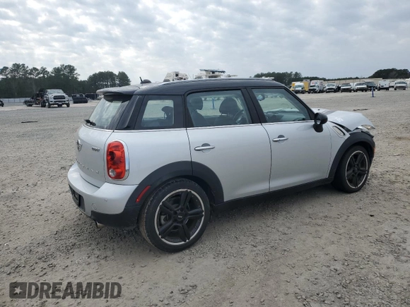 2016 MINI Countryman with VIN WMWZB3C50GWR48610, listed as a Copart auction lot 44028035 with 69,801 mi miles and Salvage title. Bid and sale history available at DreamBid. Image 3.