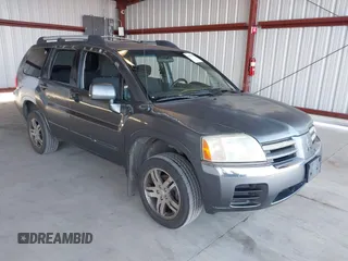 2004 Mitsubishi Endeavor XLS with VIN 4A4MM31S84E003785, listed as a IAAI auction lot 41870074 with 307,610 mi miles. Bid and sale history available at carsss.com. Image 1.