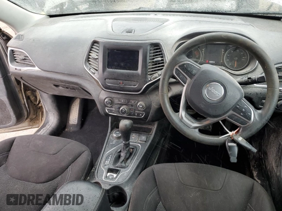 2019 Jeep Cherokee Latitude with VIN 1C4PJMCX3KD379129, listed as a Copart auction lot 47001435 with 132,547 mi miles and Salvage Title. Bid and sale history available at carsss.com. Image 8.