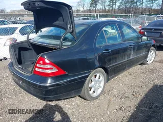 2003 Mercedes-Benz C 240 z VIN WDBRF61J43E010486, wystawiony jako IAAI lot #42051173 z przebiegiem Nie podano mil oraz . Historia ofert i sprzedaży dostępna na DreamBid. Obrazek 4.