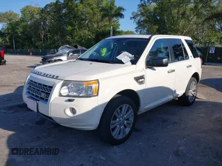 2010 Land Rover LR2 HSE z VIN SALFR2BN8AH208966, wystawiony jako IAAI lot #42258941 z przebiegiem 141 992 mil mil oraz . Historia ofert i sprzedaży dostępna na DreamBid. Obrazek 2.
