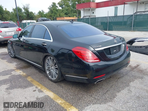 2016 Mercedes-Benz S 550 with VIN WDDUG8CB5GA222424, listed as a IAAI auction lot 40413820 with 125,802 mi miles and . Bid and sale history available at carsss.com. Image 3.