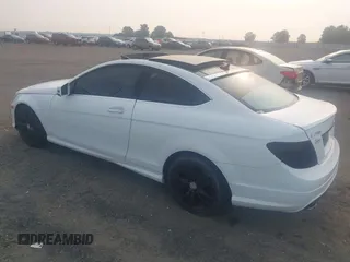 2014 Mercedes-Benz C 250 с VIN WDDGJ4HB5EG210168, выставлен на аукционе IAAI как лот 42379990 с пробегом 139 270 миль миль и . История ставок и продаж доступна на DreamBid. Изображение 3.