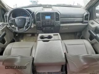 2020 Ford F-250 XL z VIN 1FT7W2B6XLED98240, wystawiony jako Copart lot #60680815 z przebiegiem 129 824 mil mil oraz Czysty tytuł • Clean title. Historia ofert i sprzedaży dostępna na DreamBid. Obrazek 8.