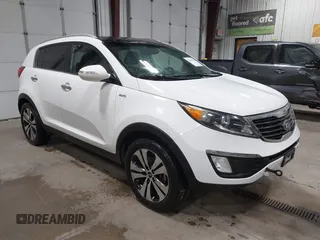 2013 Kia Sportage EX z VIN KNDPCCA28D7460687, wystawiony jako IAAI lot #42467394 z przebiegiem 84 145 mil mil oraz . Historia ofert i sprzedaży dostępna na DreamBid. Obrazek 1.