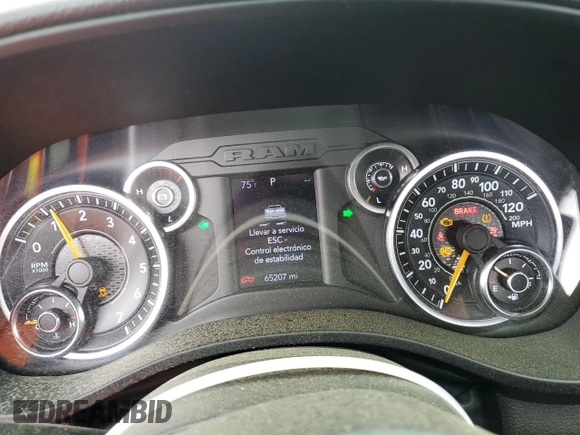 2022 Ram 1500 Big Horn z VIN 1C6RRFBGXNN278996, wystawiony jako Copart lot #55657725 z przebiegiem 65 207 mil mil oraz Czysty tytuł • Clean title. Historia ofert i sprzedaży dostępna na DreamBid. Obrazek 9.