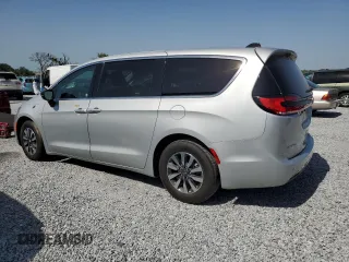 2024 Chrysler Pacifica Hybrid Select with VIN 2C4RC1S7XRR126898, listed as a Copart auction lot 56998225 with 25,971 mi miles and Clean title. Bid and sale history available at DreamBid. Image 2.